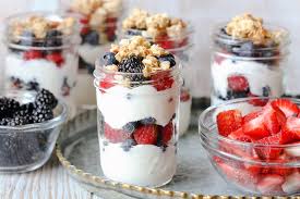 greek-yoghurt-parfait